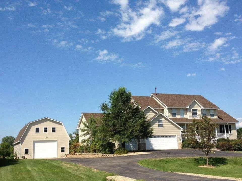 Slide of Liberte Construction