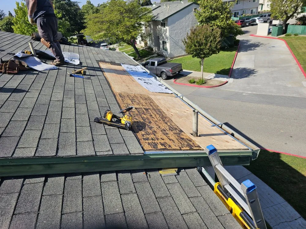 Slide of Lico's Roofing Company Inc