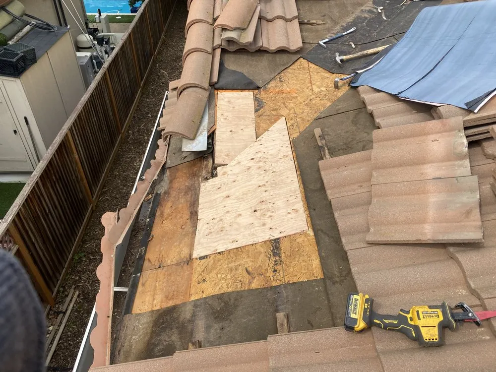 Slide of Lico's Roofing Company Inc