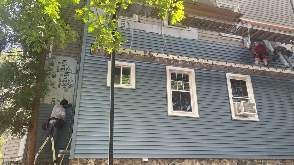 Slide of Lima Roofing & Painting