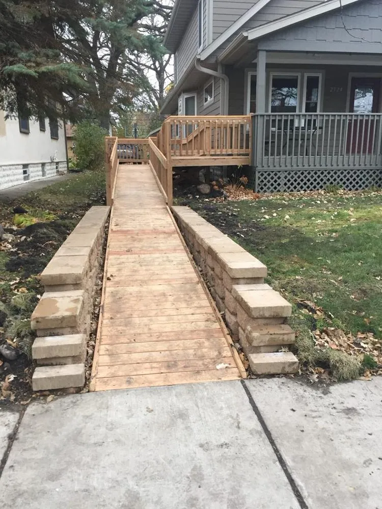 Slide of Lindee Construction