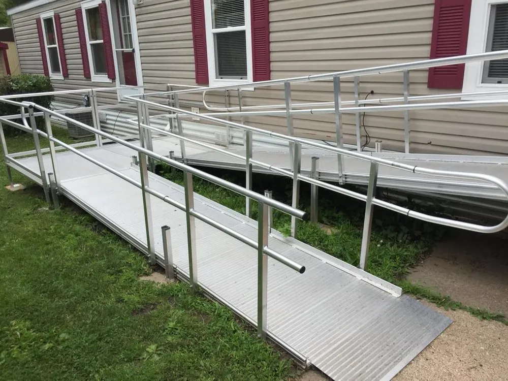 Slide of Lindee Construction