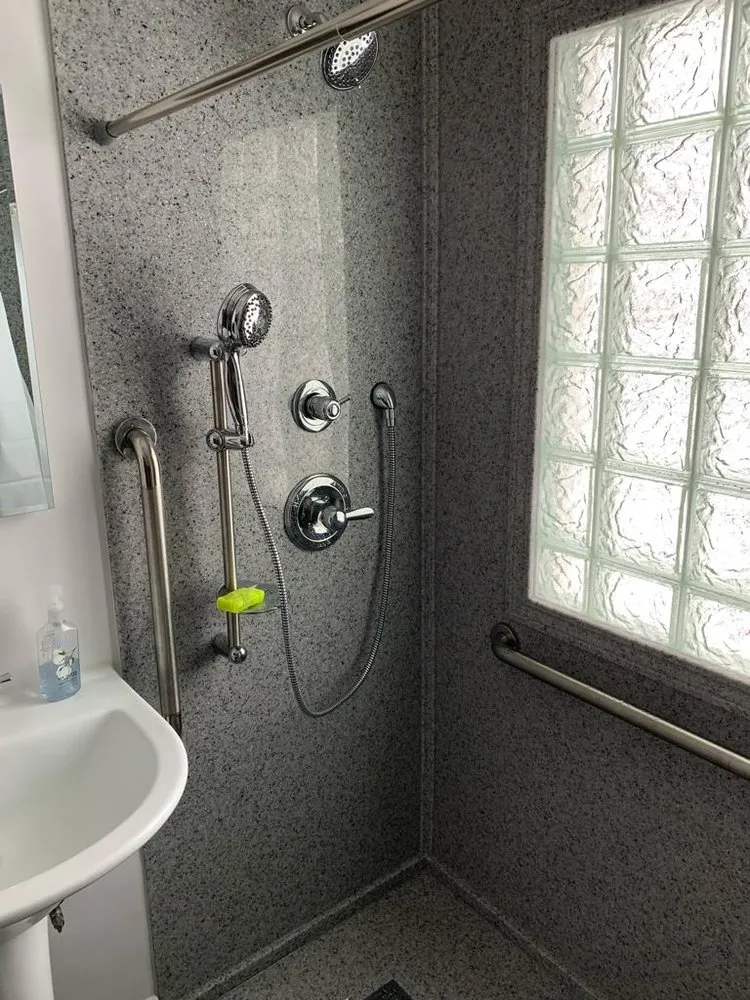 Slide of Lindee Construction