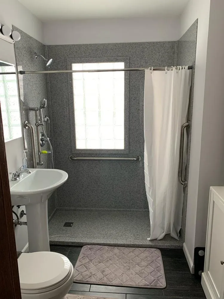 Slide of Lindee Construction