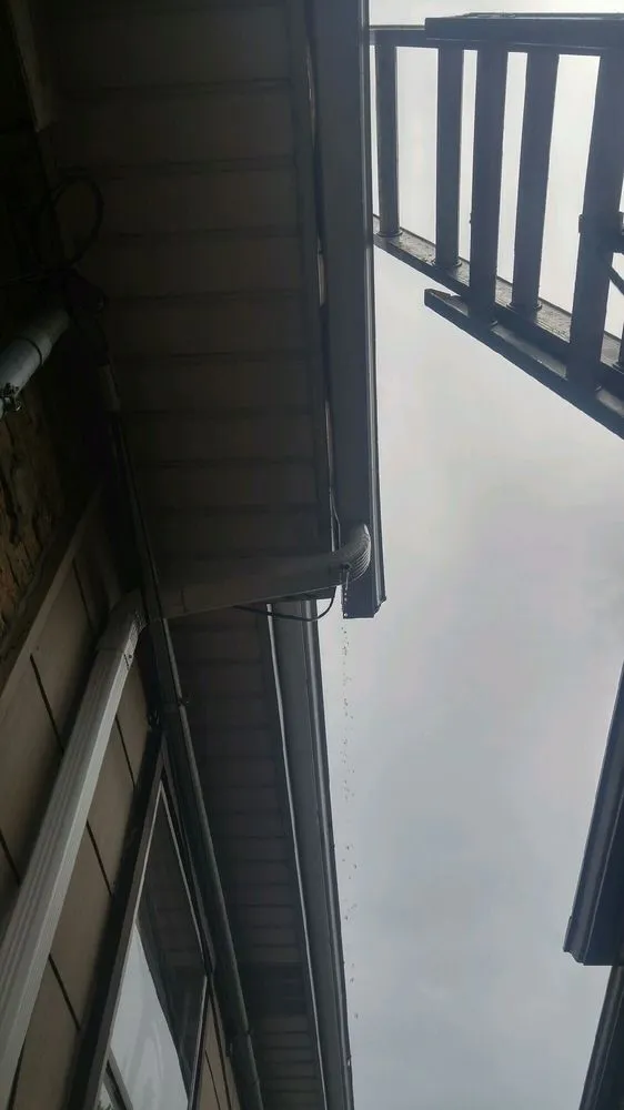 Slide of Lindholm Roofing