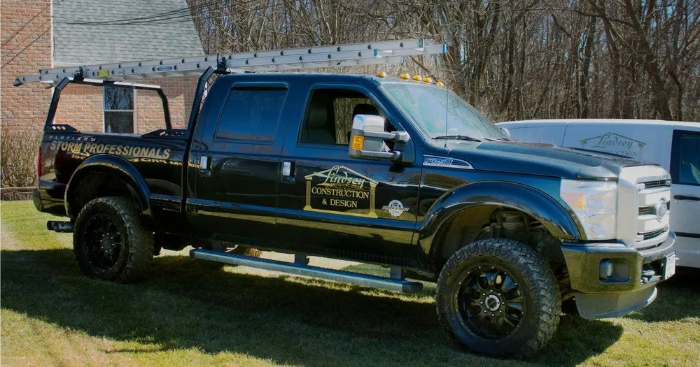 Slide of Lindsey Construction & Design