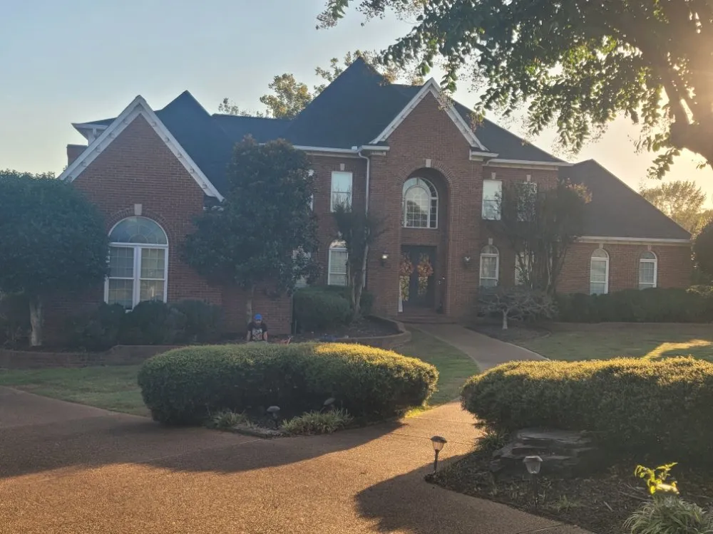 Slide of Lindsey Roofing