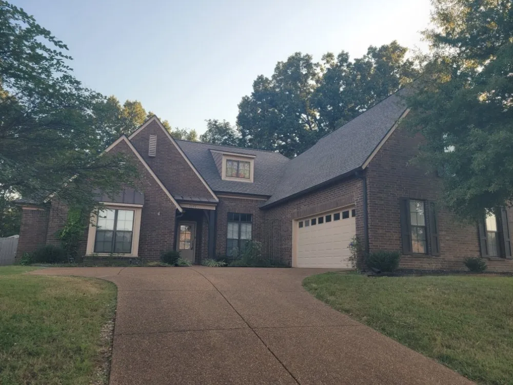 Slide of Lindsey Roofing