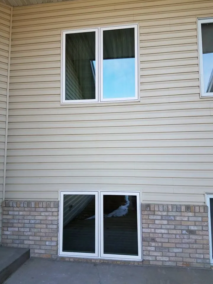 Slide of Lindus Construction