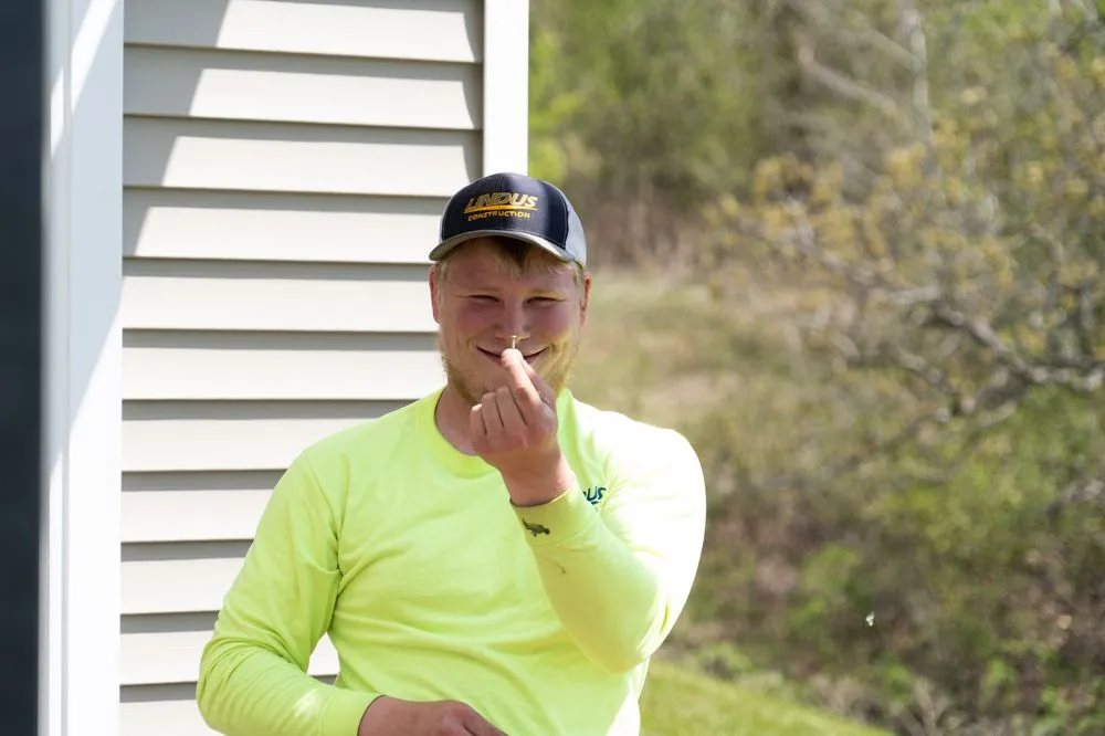 Slide of Lindus Construction