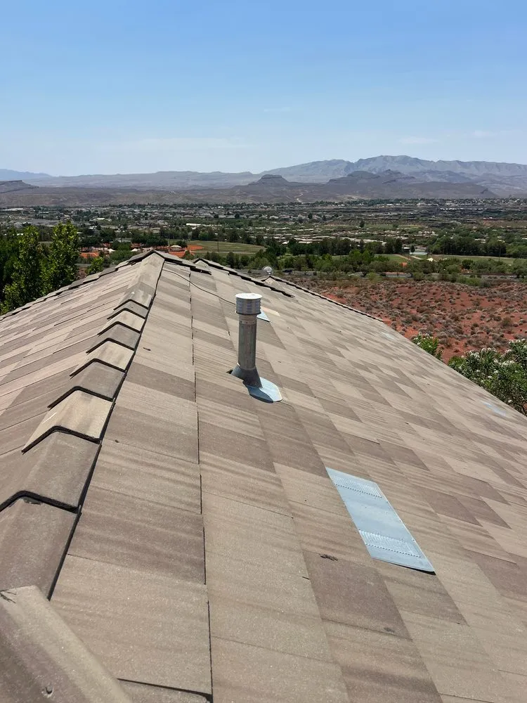 Emergency roof leak repair experts serving St. George, UT - Link Roofer
