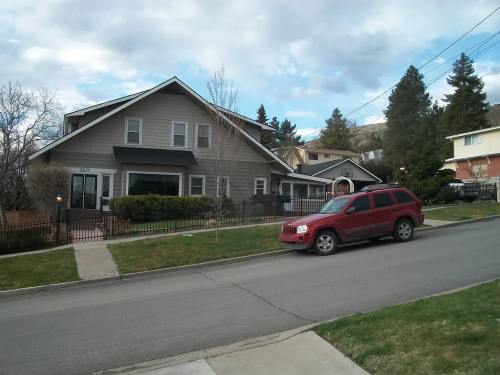 Slide of Linkville Roofing & Siding