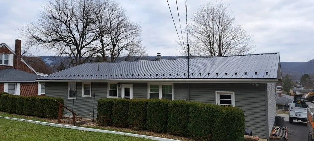 Trusted shingle roofing service experts serving Howard, PA - Lion Country Contracting