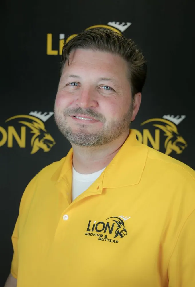 Slide of Lion Roofing & Gutters