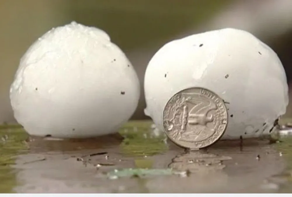 Slide of Lion Roofing & Gutters