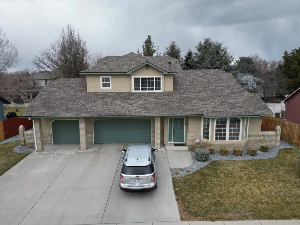 Slide of Lionheart Roofing