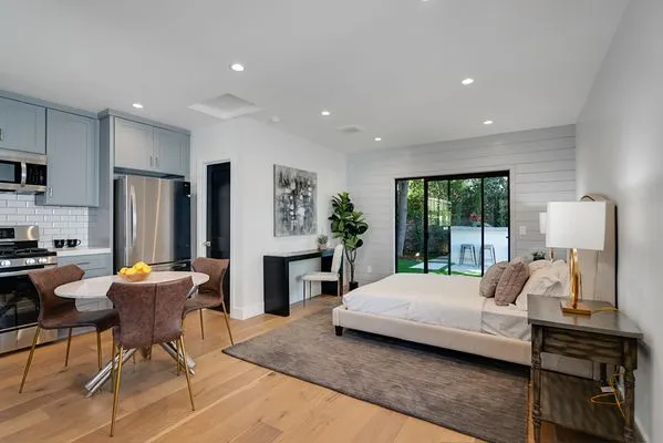 Lions Home Upgrade Logo