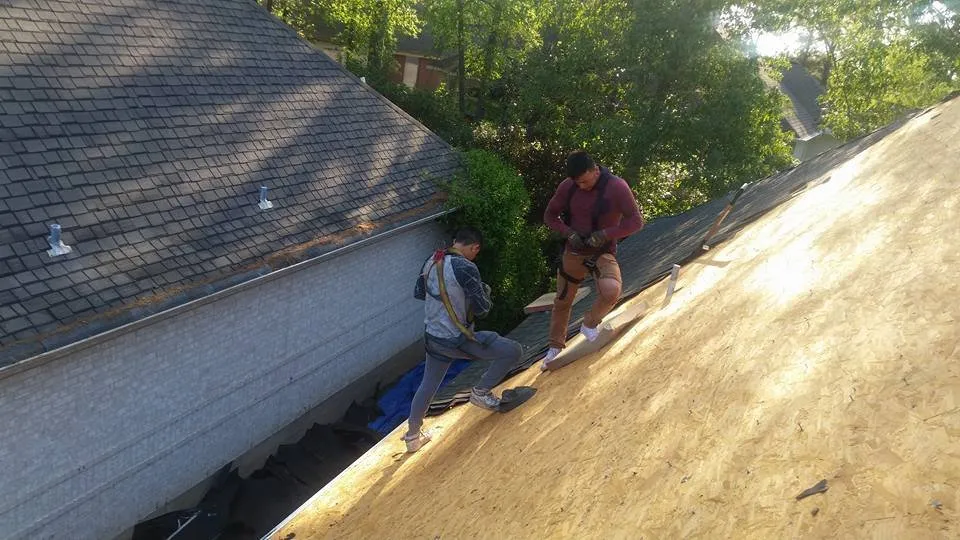 Slide of Lira Roofing & Construction