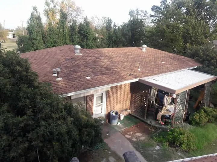 Slide of Lira Roofing & Construction