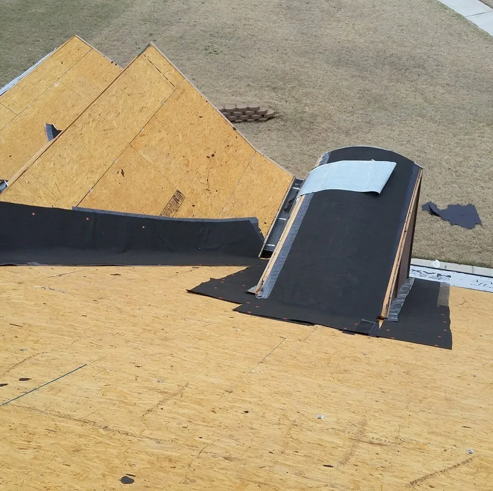 Slide of Lira Roofing & Construction