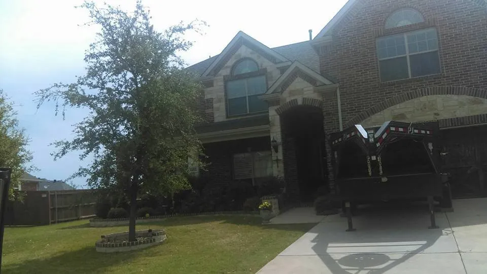 Slide of Lira Roofing & Construction