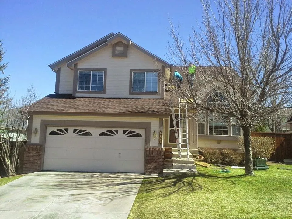 Slide of Lira Roofing & Construction