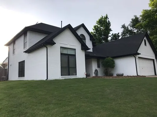 Lira Roofing & Construction Logo