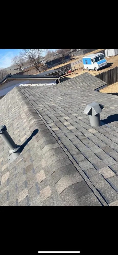 Slide of Lira Roofing