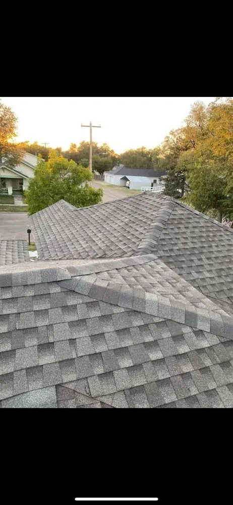 Slide of Lira Roofing