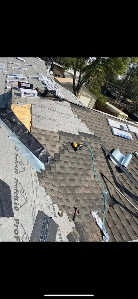 Slide of Lira Roofing