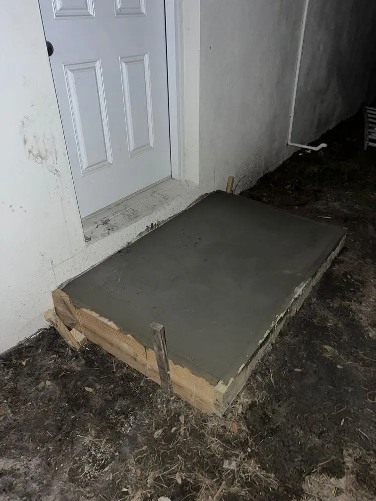 Slide of Lissie’s Roofing and Construction