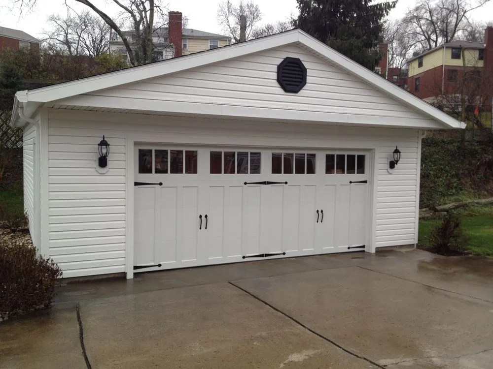 Slide of Lloyd Anthony Construction