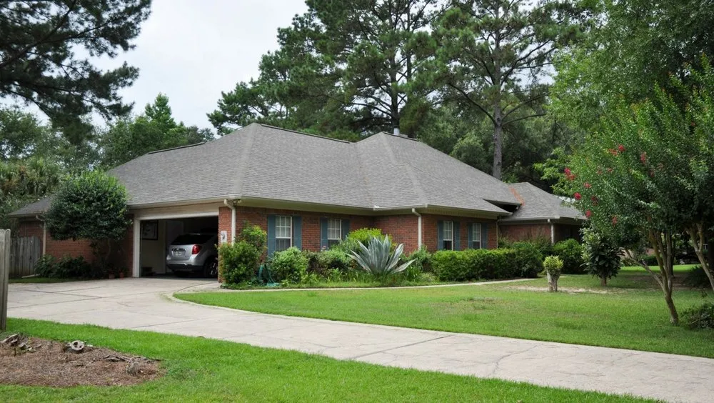 Slide of Lloyd Roofing