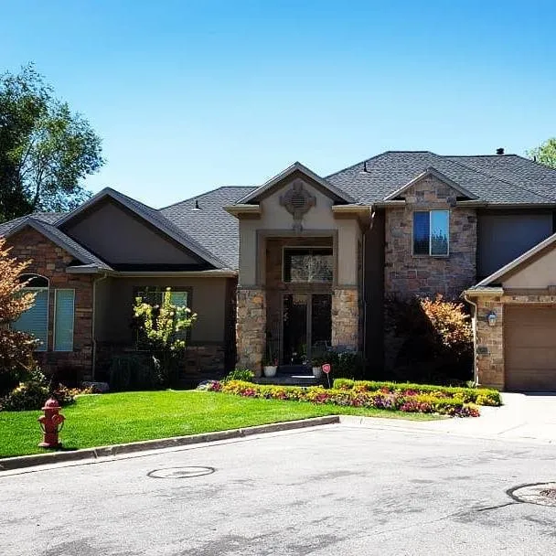 Slide of Lloyd's Quality Roofing