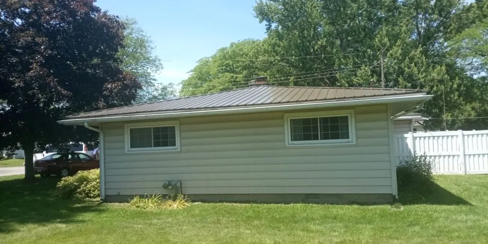 Emergency roof repair in Ohio City, OH by L&M Construction