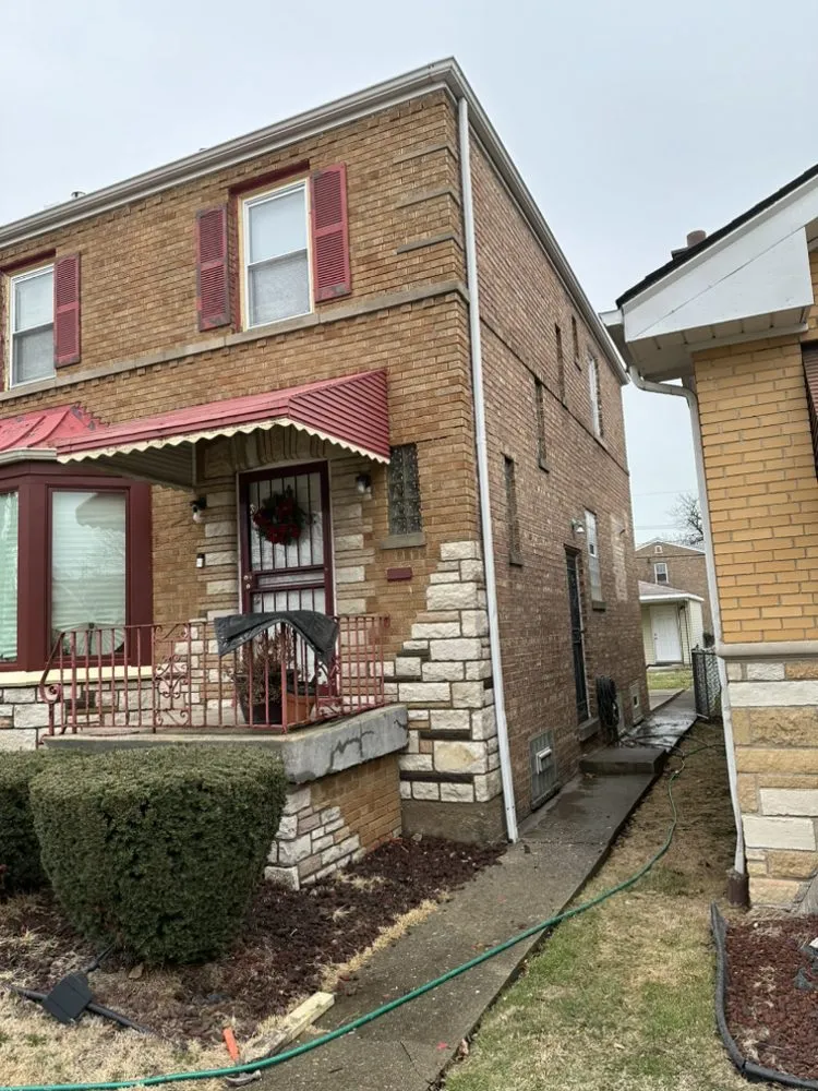 Slide of L&M Exterior Construction