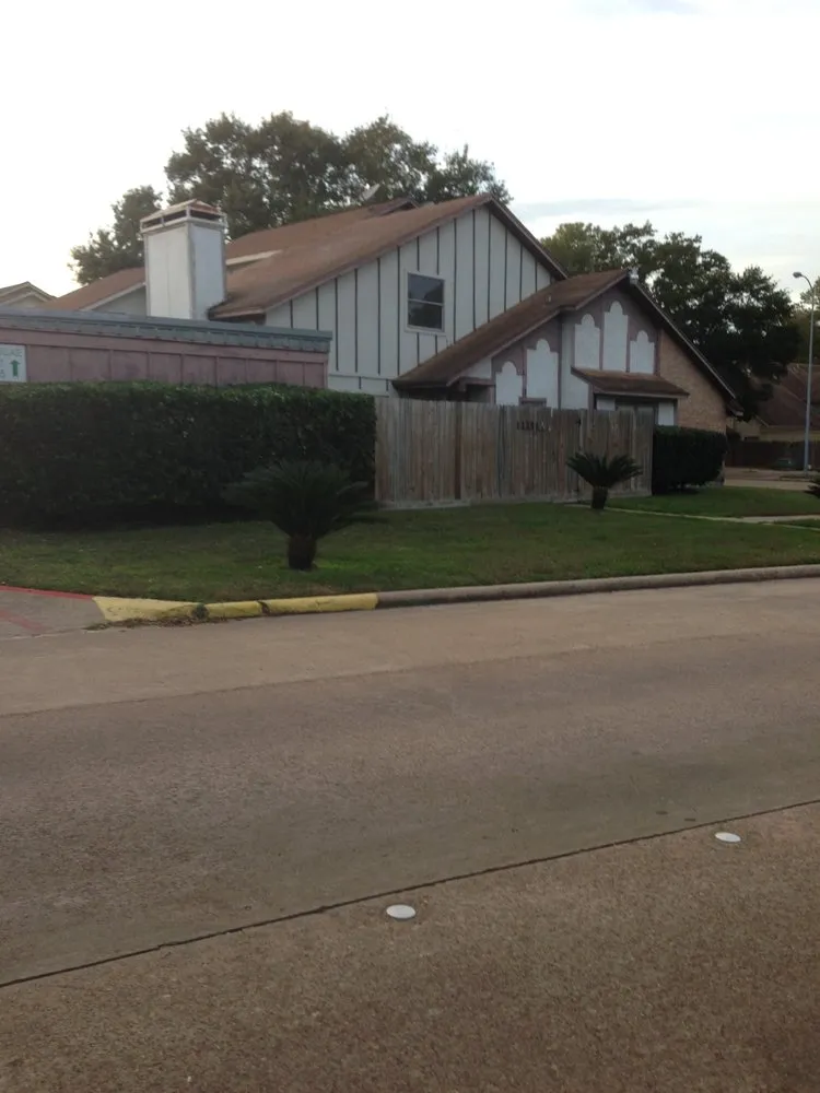 Slide of LM General Contractors