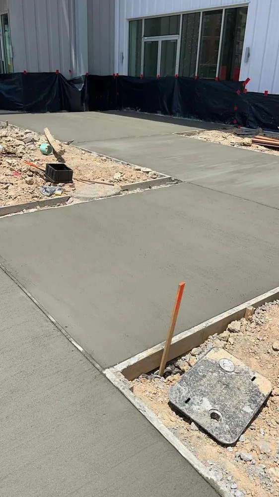 Slide of LM General Contractors