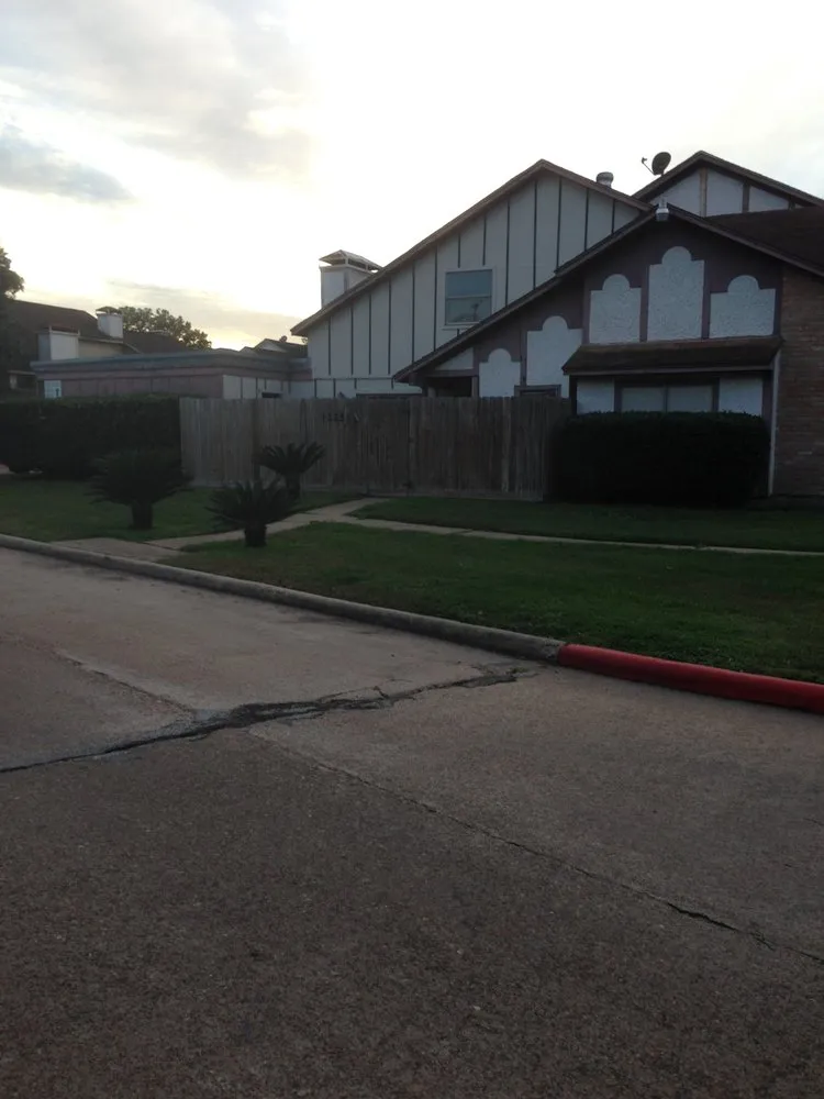 Slide of LM General Contractors