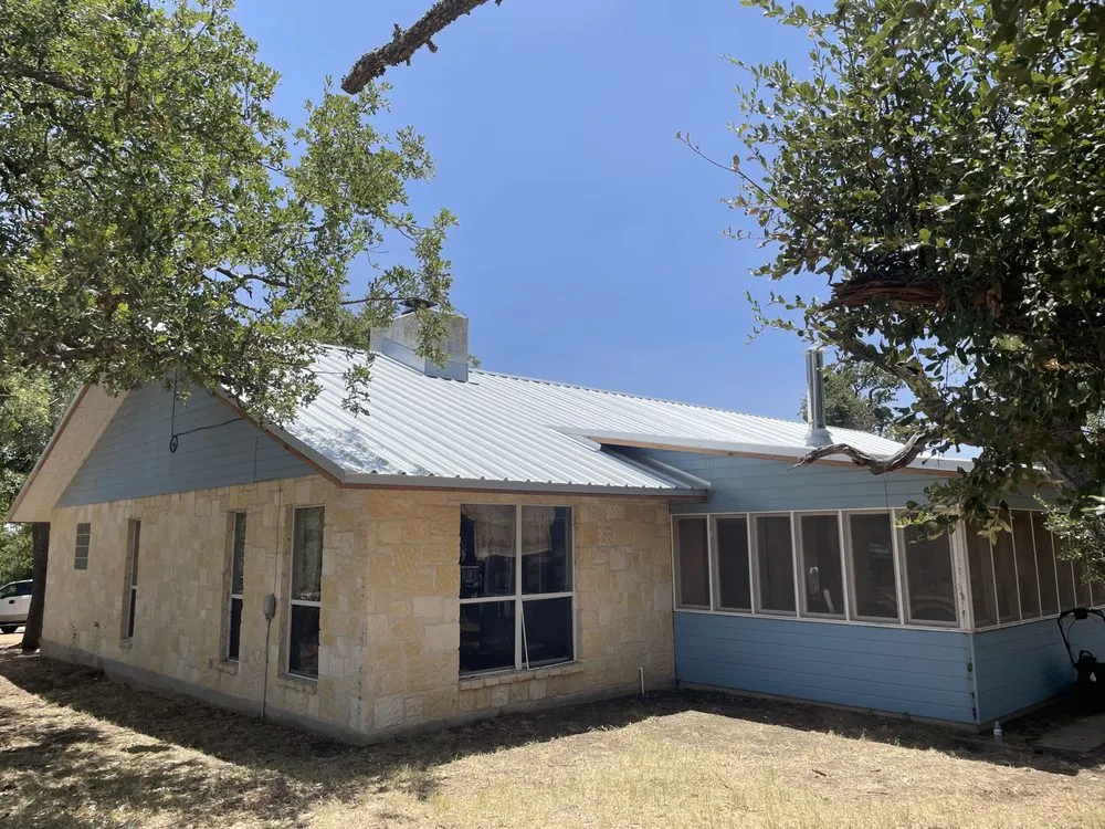 Reliable roof repair in Bandera, TX by LNF General Contractors