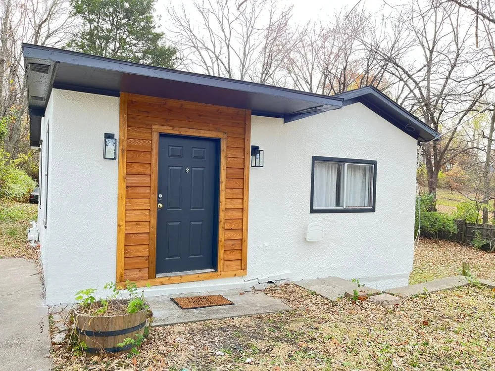 Slide of Lo Alto Roofing