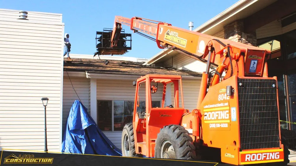 Slide of Lobo Construction