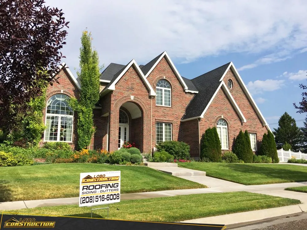 Slide of Lobo Construction