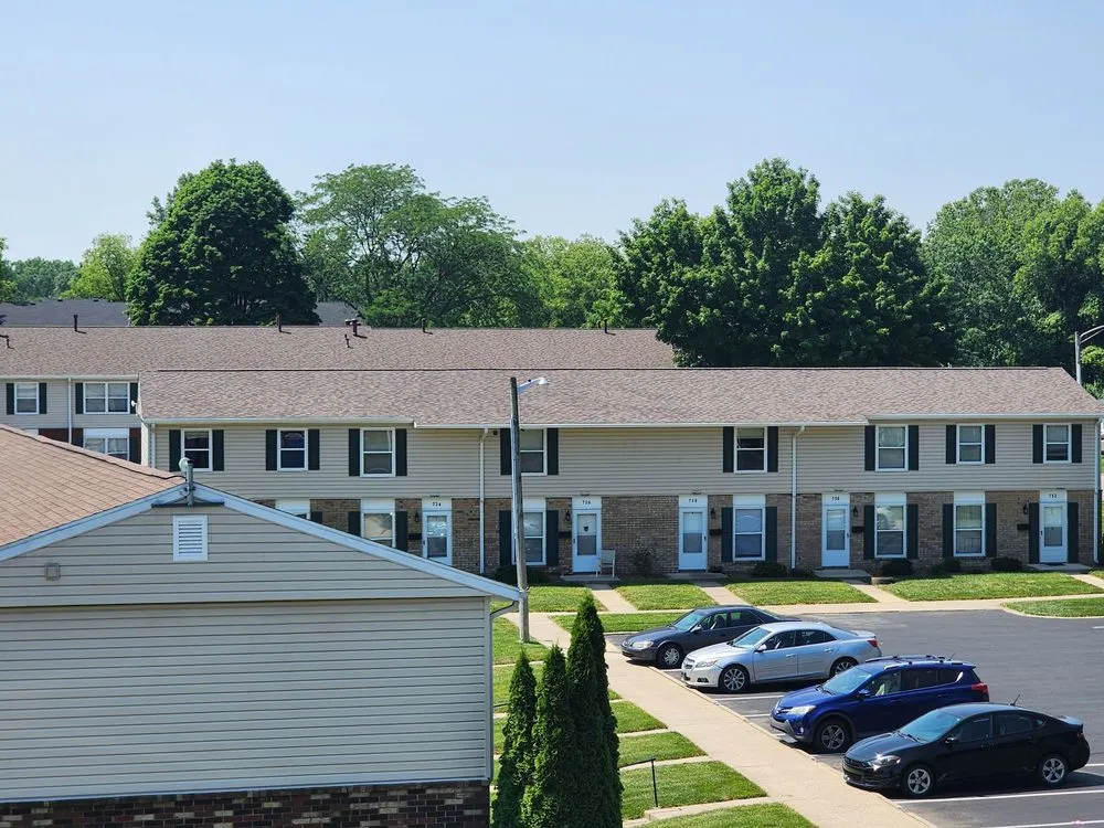 Slide of Lobo Roofing Association