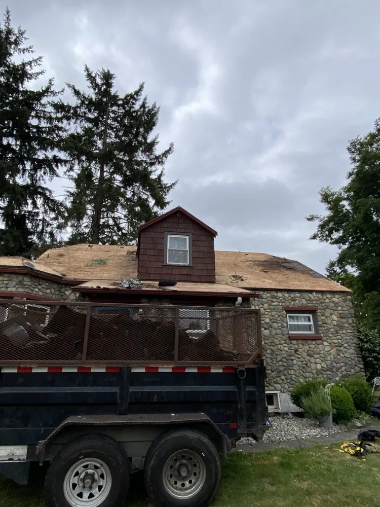 Slide of Lobo Roofing