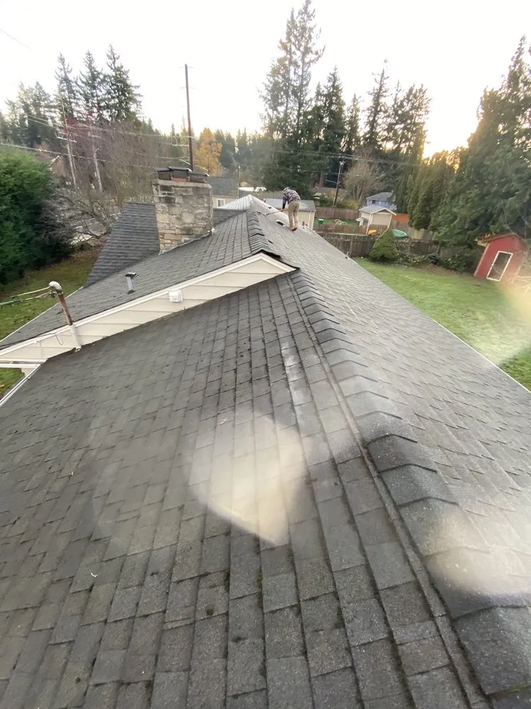 Slide of Lobo Roofing