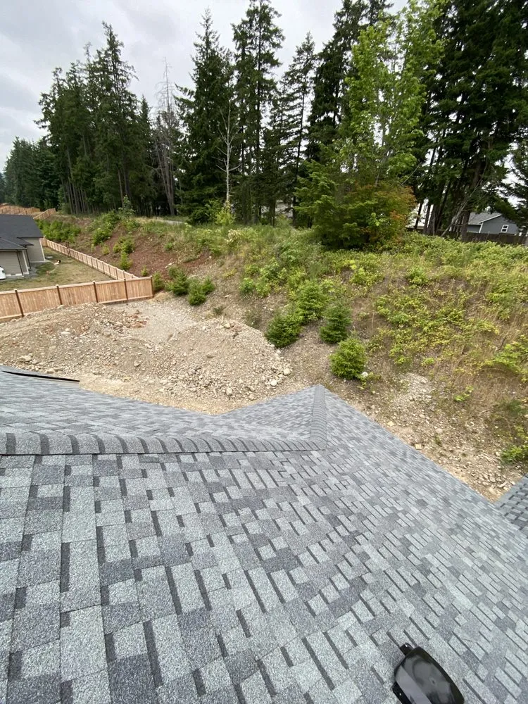 Slide of Lobo Roofing