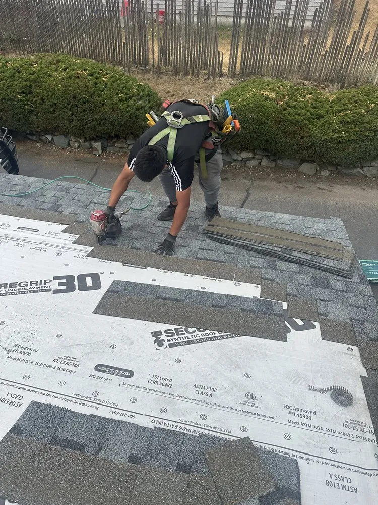 Slide of Lobos Roofing