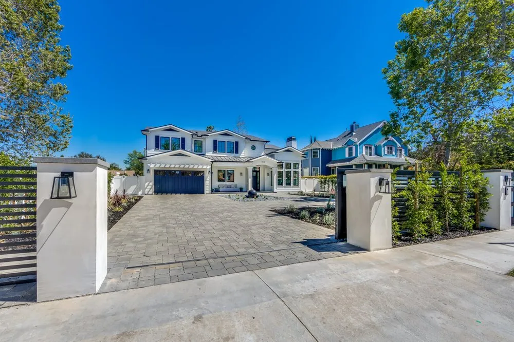 Reliable residential roofing service for homes in Tarzana, CA by Local Affordable Roofer