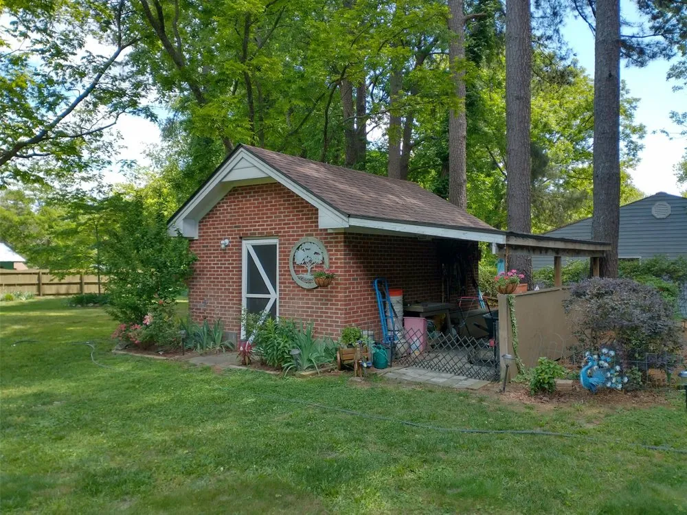 Slide of Local Quality Roofing